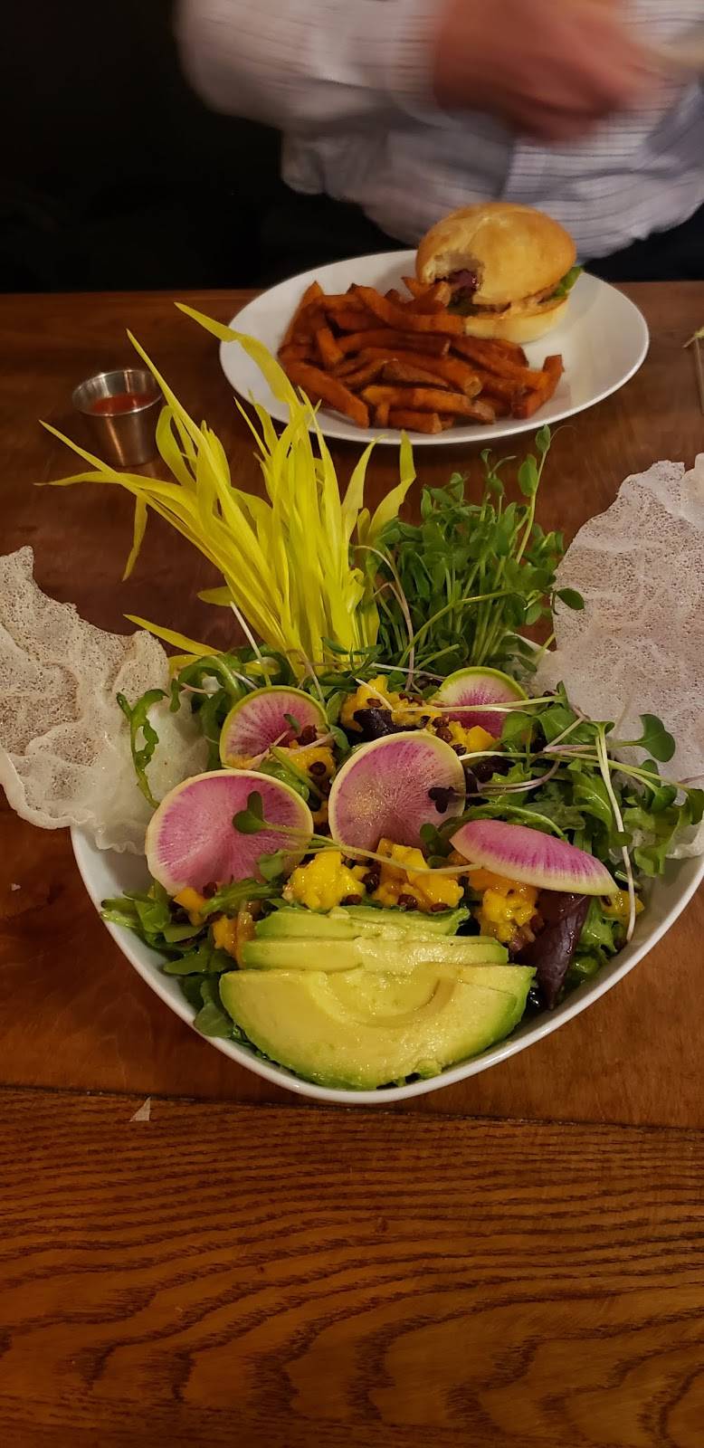 Nateure’s Plate | restaurant | 182 Charlotte St, Peterborough, ON K9J 2T8, Canada | 7058741215 OR +1 705-874-1215