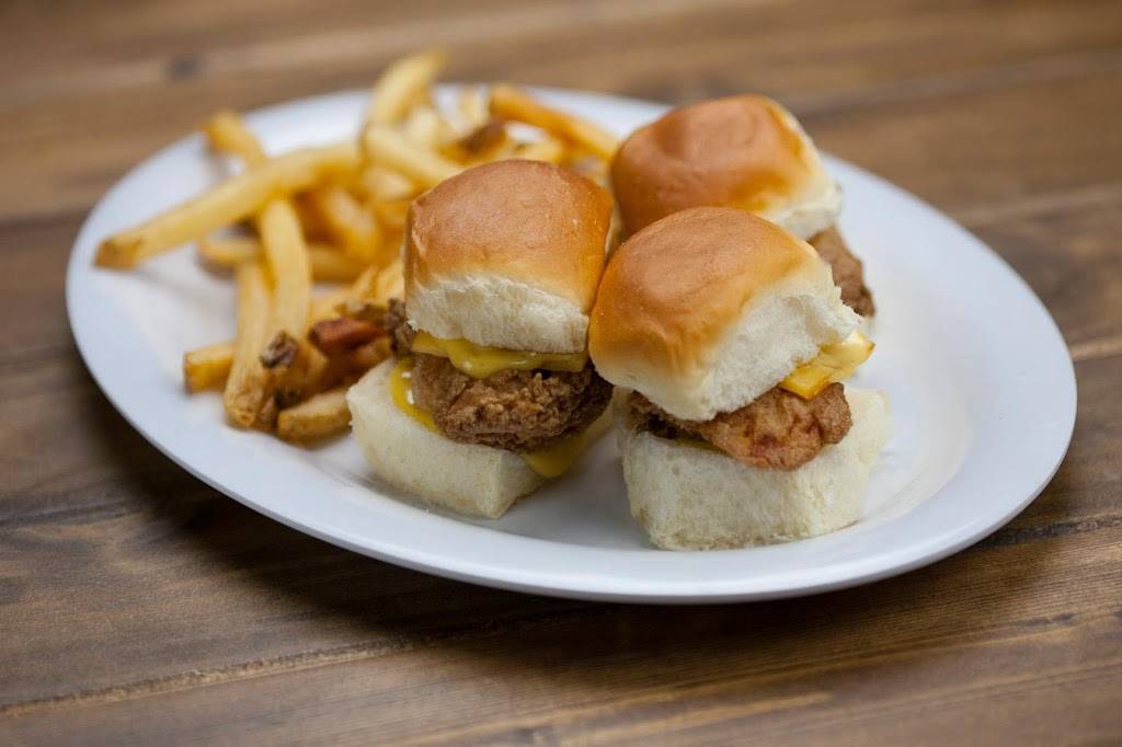 Beef O Bradys | restaurant | 15784 N Dale Mabry Hwy, Tampa, FL 33618, USA | 8139694647 OR +1 813-969-4647