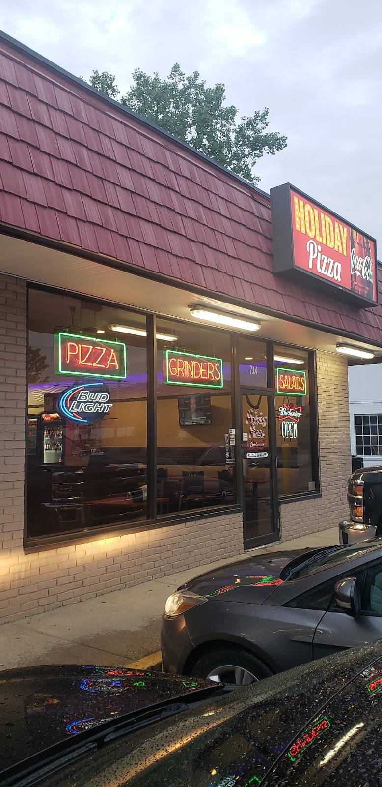 Holiday Pizza | restaurant | 714 Southbridge St, Auburn, MA 01501, USA | 5088325169 OR +1 508-832-5169