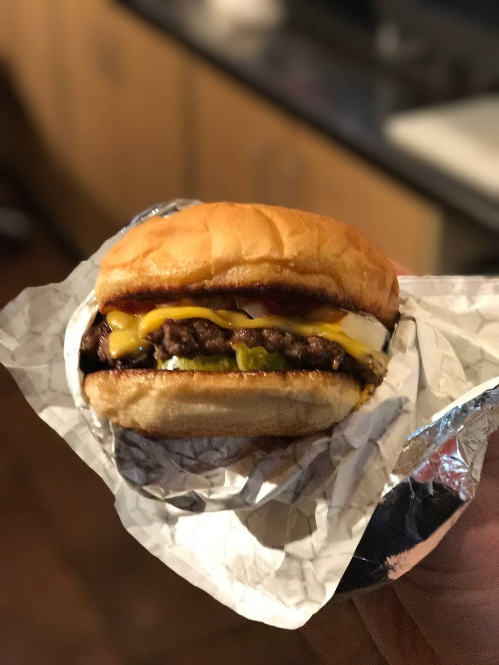 Flippin Burgers | restaurant | 10 Summer St, Bridgewater, MA 02324, USA | 5086976700 OR +1 508-697-6700