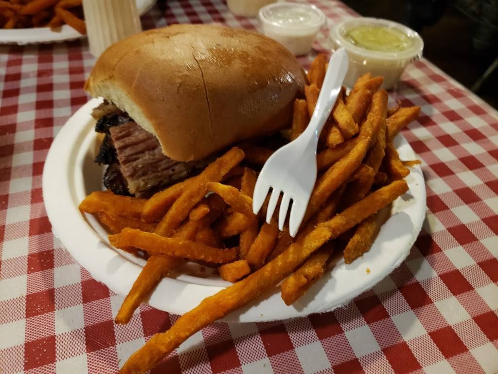 Russells Barbecue | restaurant | 1621 Thatcher Ave, Elmwood Park, IL 60707, USA | 7084537065 OR +1 708-453-7065