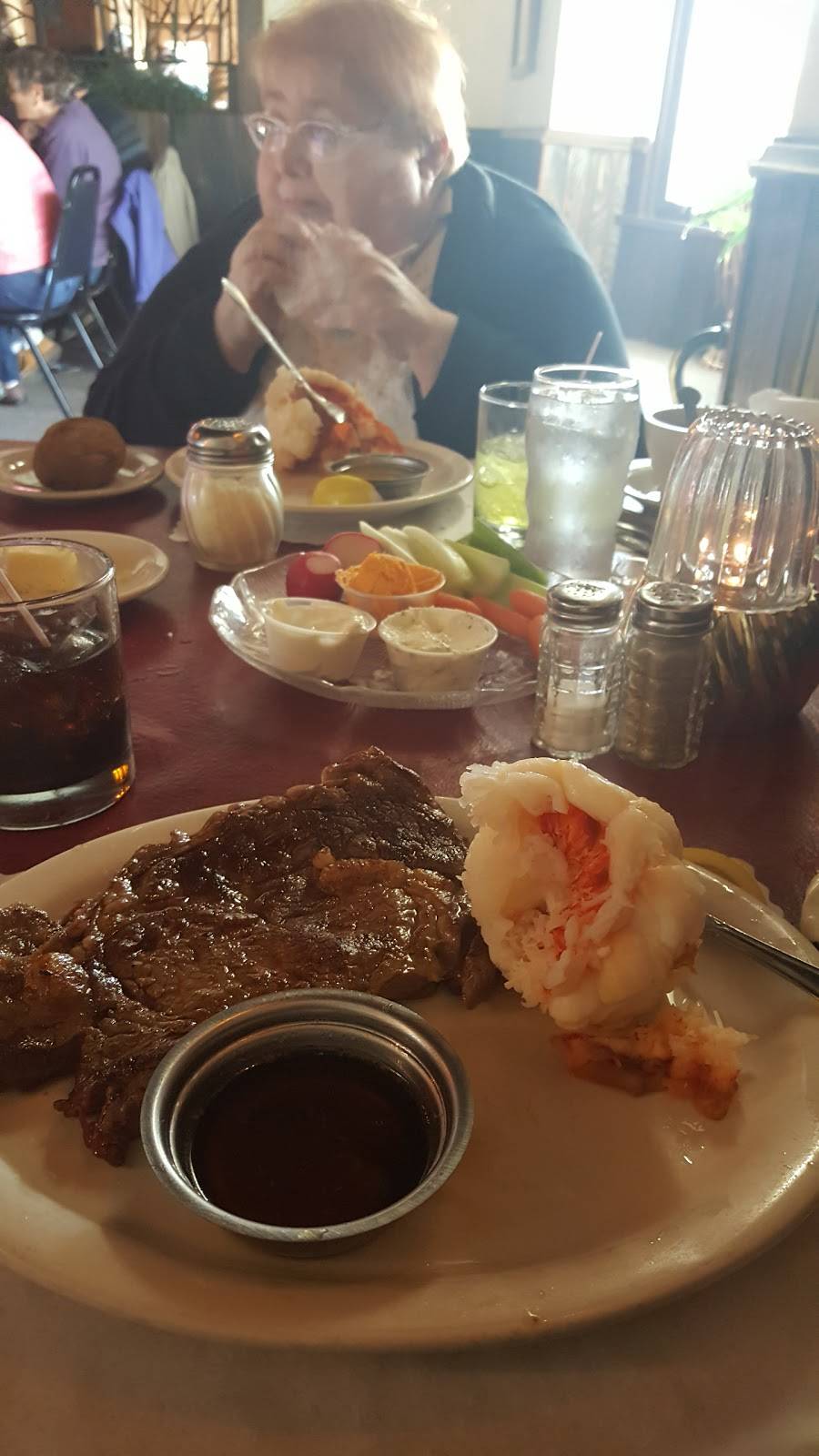 Club Chalet | restaurant | 4642 Nicolet Dr, Green Bay, WI 54311, USA | 9208662341 OR +1 920-866-2341