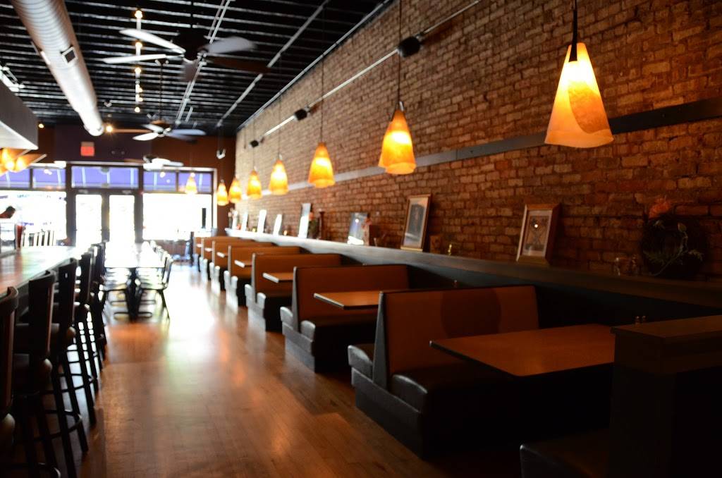 Tapa La Luna | restaurant | 226 E Lincoln Hwy, DeKalb, IL 60115, USA | 8152170990 OR +1 815-217-0990