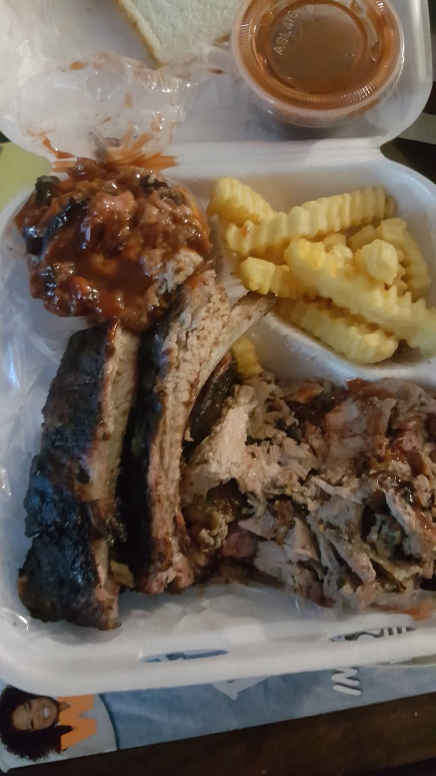 Mister Bar-B-Que | restaurant | 8322 W Lincoln Ave, West Allis, WI 53219, USA | 4143914760 OR +1 414-391-4760