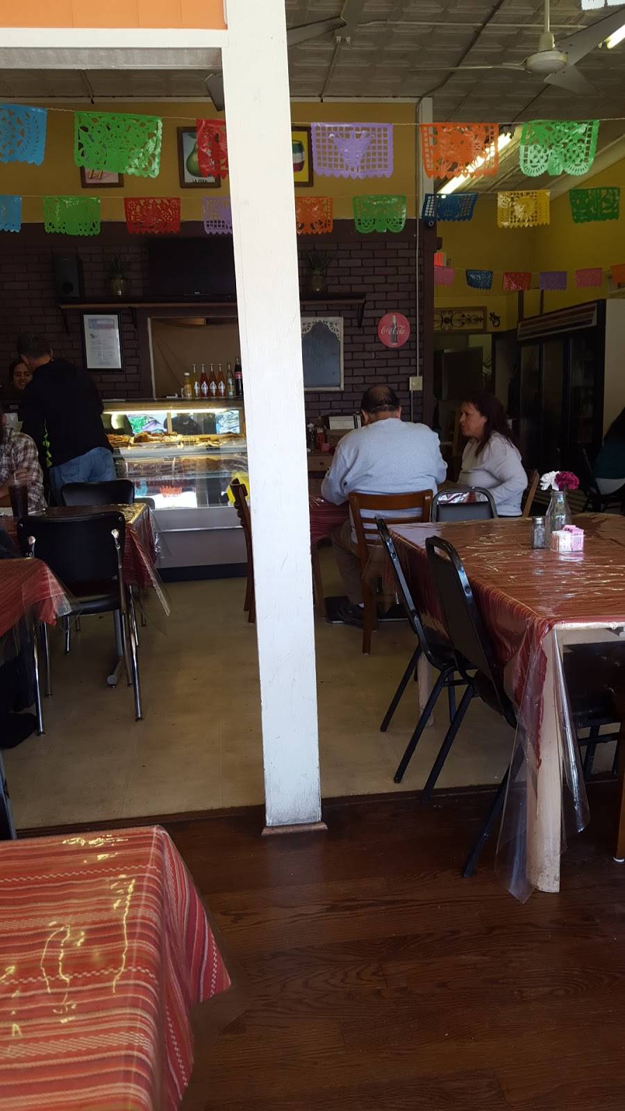 La Cantera Mexican Restaurant | restaurant | 119 E Walnut St, Lockhart, TX 78644, USA | 5126684003 OR +1 512-668-4003