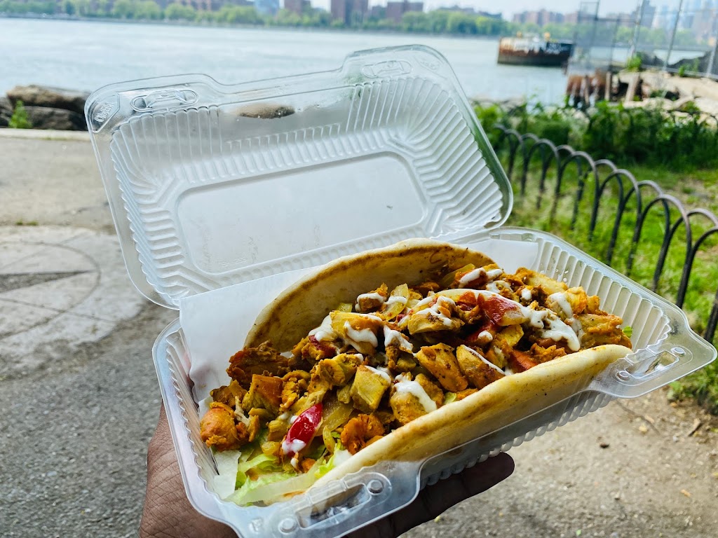 Mi Amor Halal Food Truck | restaurant | 50 River St, Brooklyn, NY 11249, USA | 3478795510 OR +1 347-879-5510
