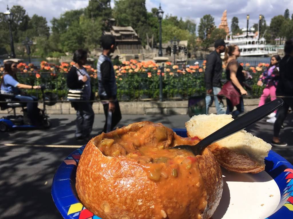 Royal Street Veranda | restaurant | 1313 S Harbor Blvd, Anaheim, CA 92802, USA | 7147813463 OR +1 714-781-3463