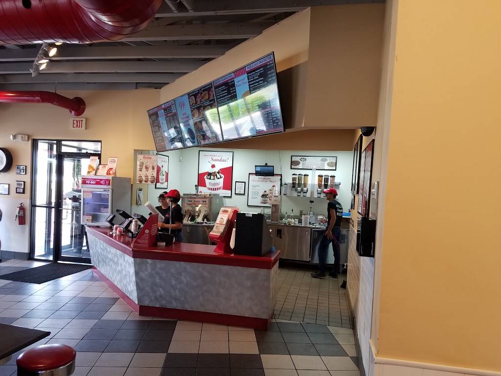 Freddys Frozen Custard & Steakburgers | restaurant | 841 TX-337 Loop, New Braunfels, TX 78130, USA | 8306272626 OR +1 830-627-2626