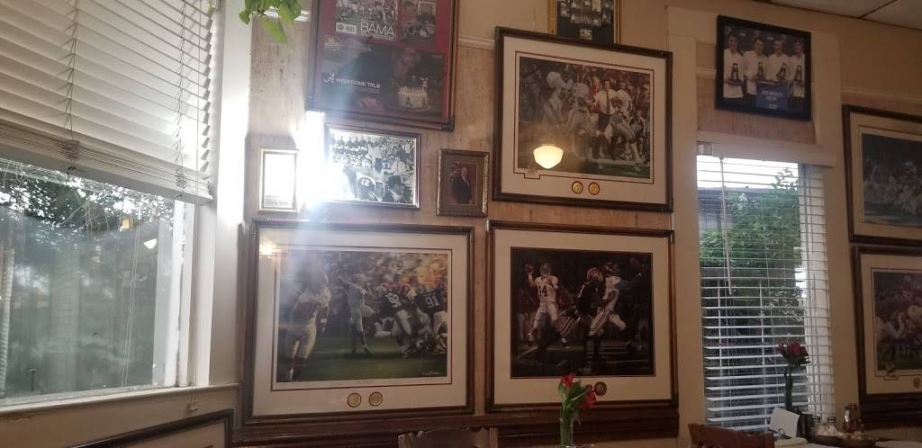 Waysider | restaurant | 1512 Greensboro Ave, Tuscaloosa, AL 35401, USA | 2053458239 OR +1 205-345-8239