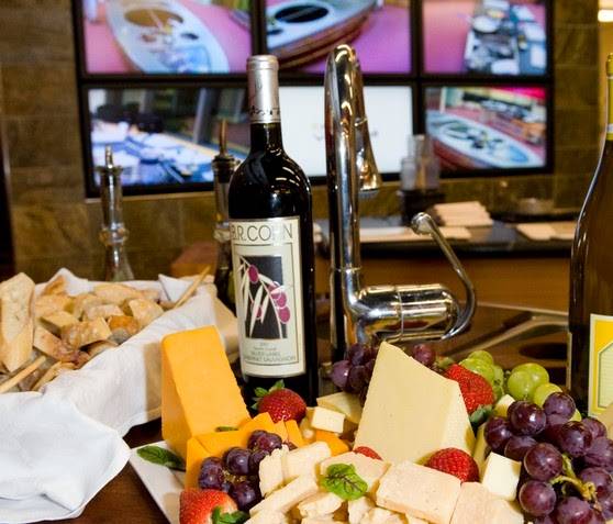 Action Kitchen | restaurant | 1 Seaport Ln #2013, Boston, MA 02210, USA | 6173854212 OR +1 617-385-4212