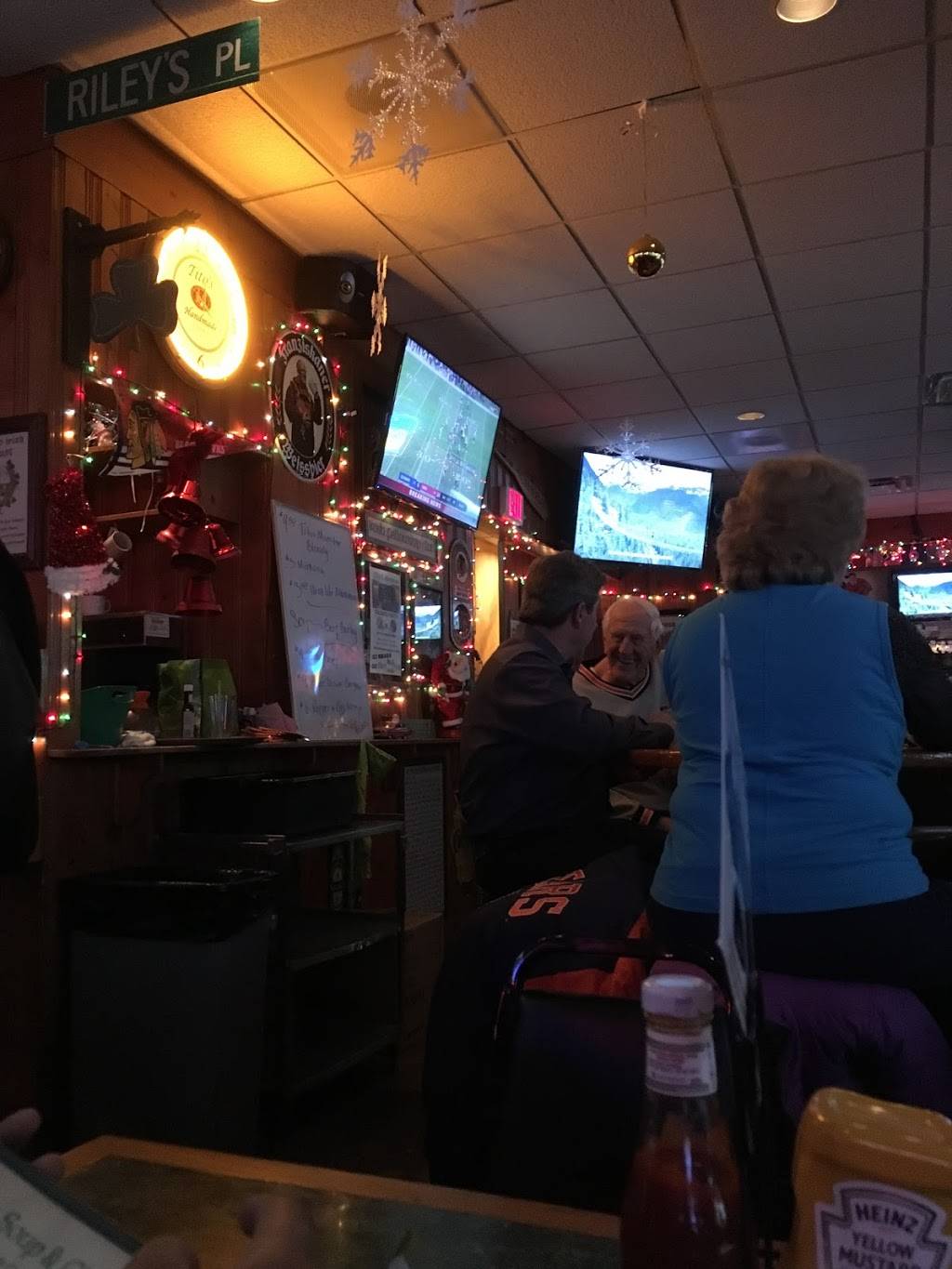 Rileys Gathering Place | restaurant | 590 S York St D, Elmhurst, IL 60126, USA | 6305300858 OR +1 630-530-0858