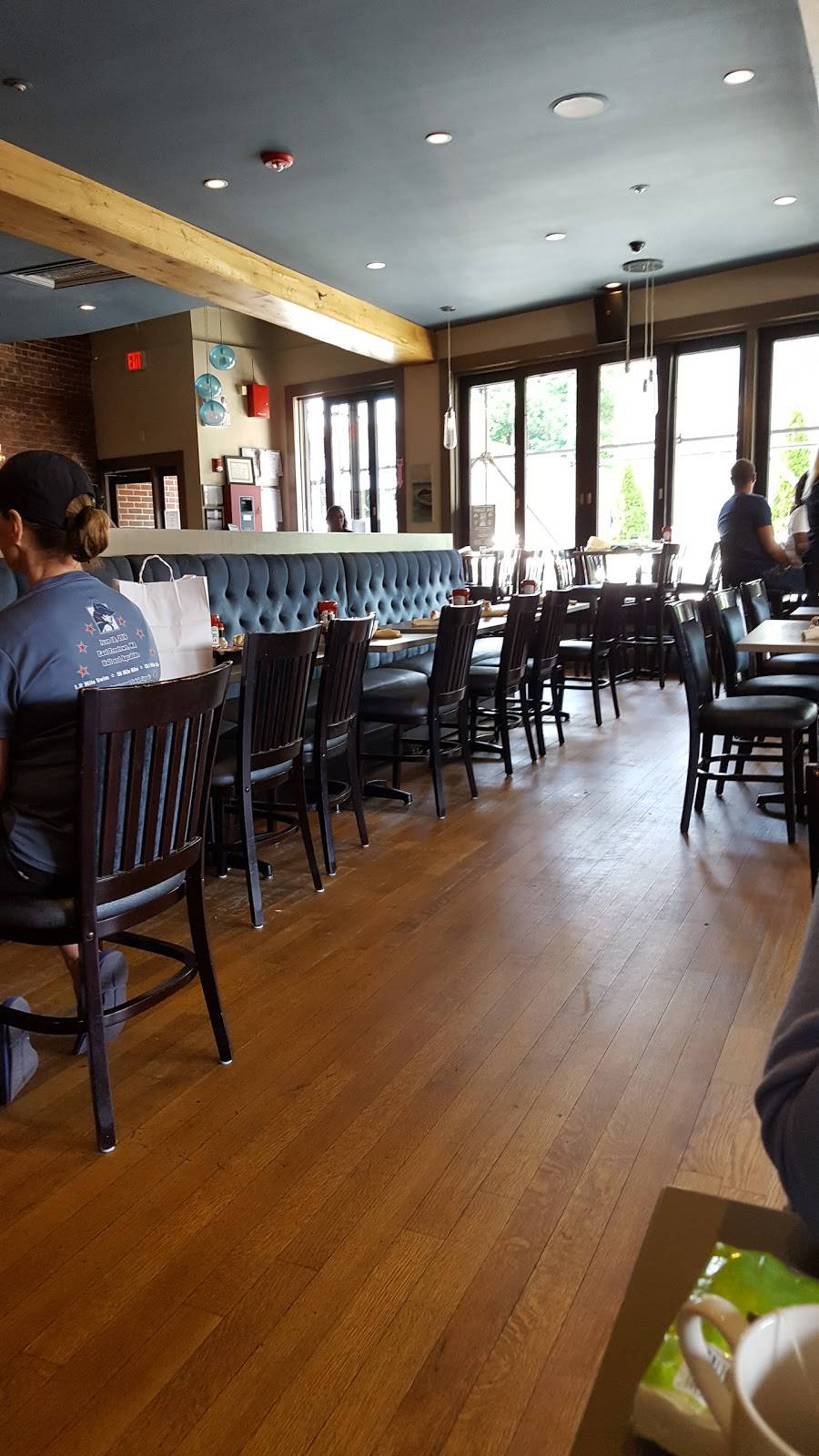 Savin Bar and Kitchen | restaurant | 116 Savin Hill Ave, Dorchester, MA 02125, USA | 6172887500 OR +1 617-288-7500