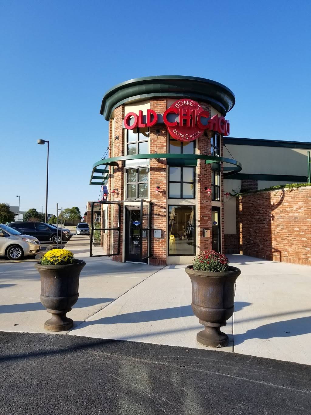 Old Chicago | meal takeaway | 7610 North Grand Prairie Drive, Peoria, IL 61615, USA | 3096911885 OR +1 309-691-1885