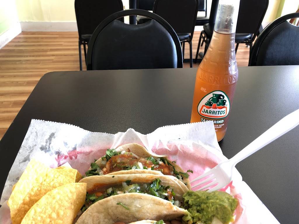 Taco Mobil | restaurant | 692 21st St, Vero Beach, FL 32960, USA | 7722052668 OR +1 772-205-2668