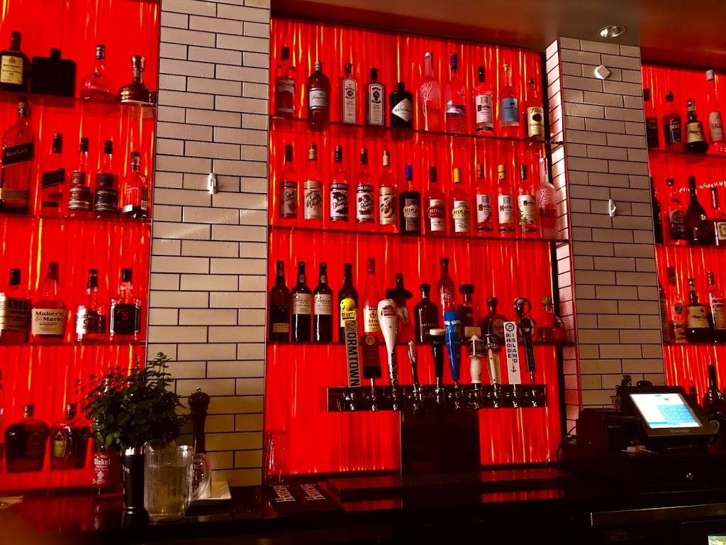 Charcoal Guido’s | restaurant | 482 Moody St, Waltham, MA 02453, USA | 7813732733 OR +1 781-373-2733