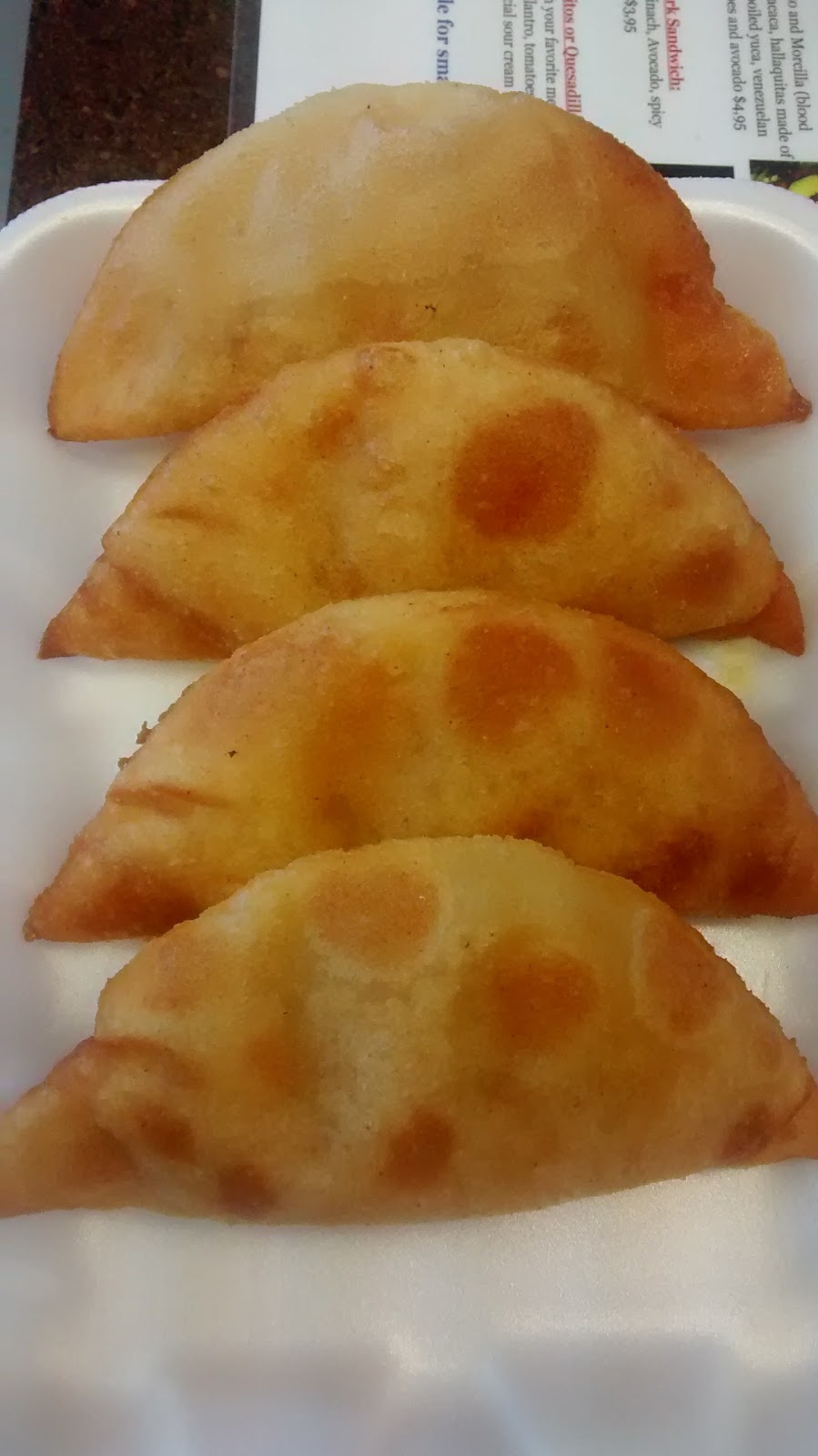 11 Chicks Yummy Creations | restaurant | 3001 49th St N, St. Petersburg, FL 33713, USA | 7276781427 OR +1 727-678-1427