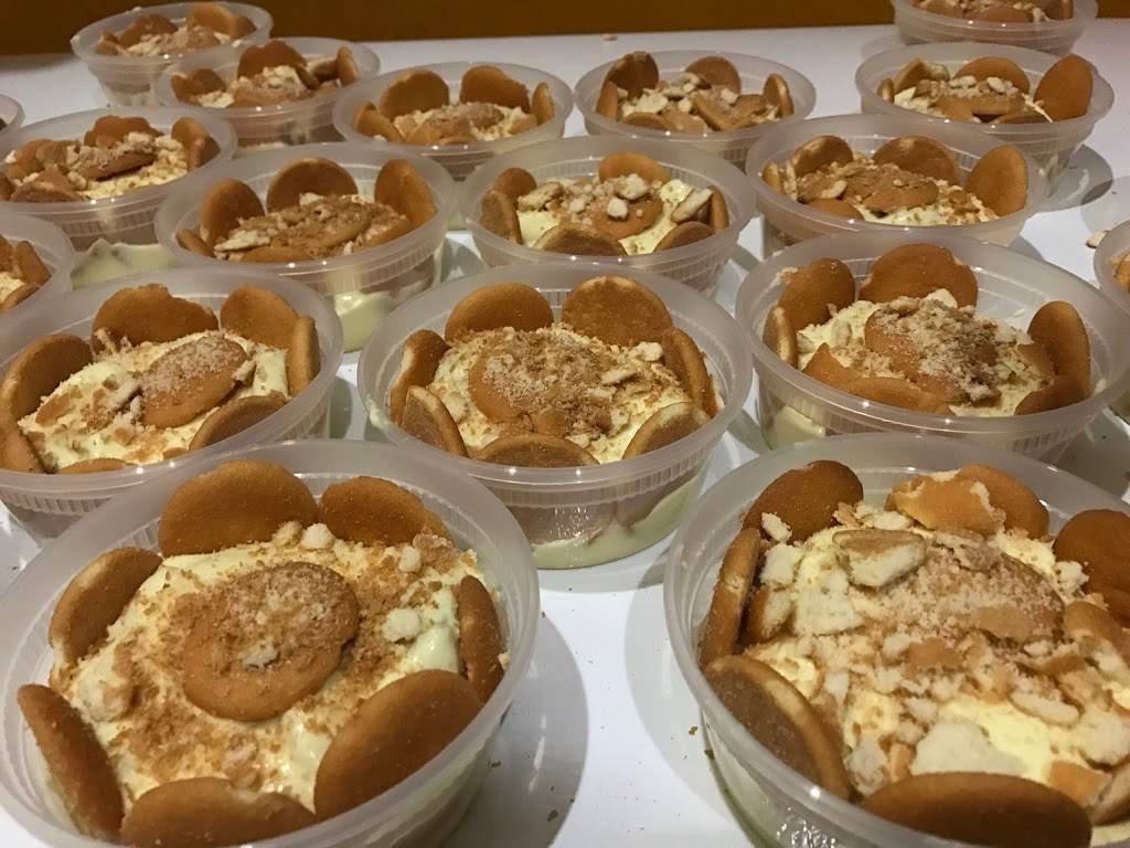 Carolyns Soul Food | restaurant | 76 Orient Ave, Jersey City, NJ 07305, USA | 2013330034 OR +1 201-333-0034