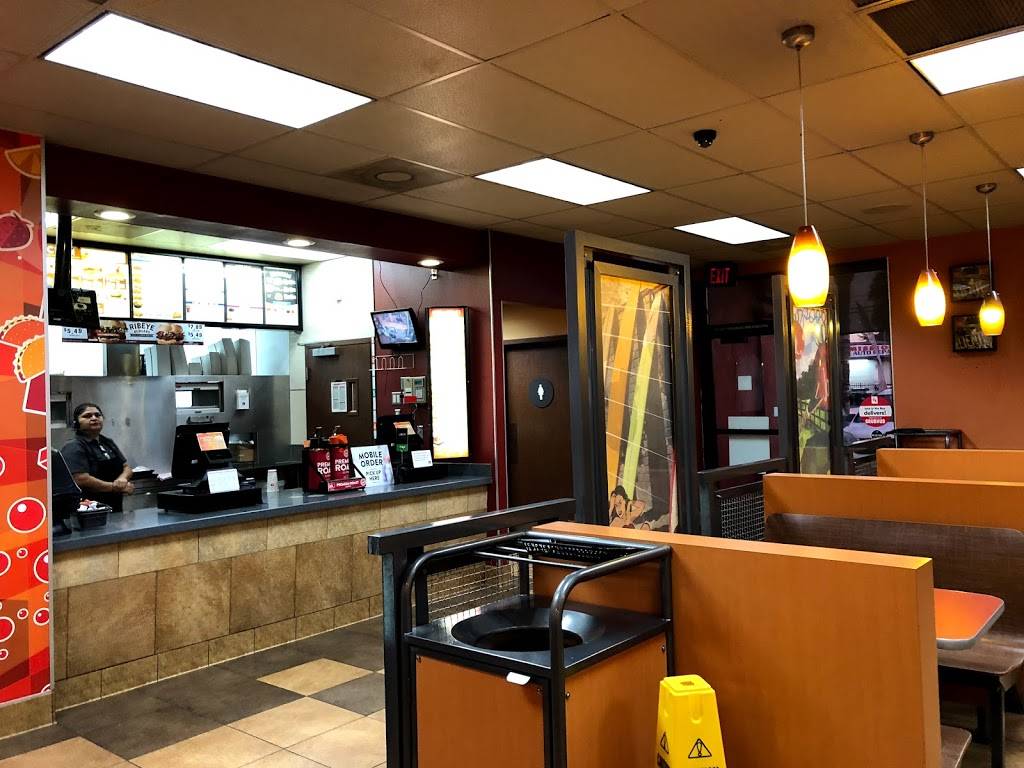 Jack in the Box | restaurant | 14611 Dalewood St, Baldwin Park, CA 91706, USA | 6268519875 OR +1 626-851-9875