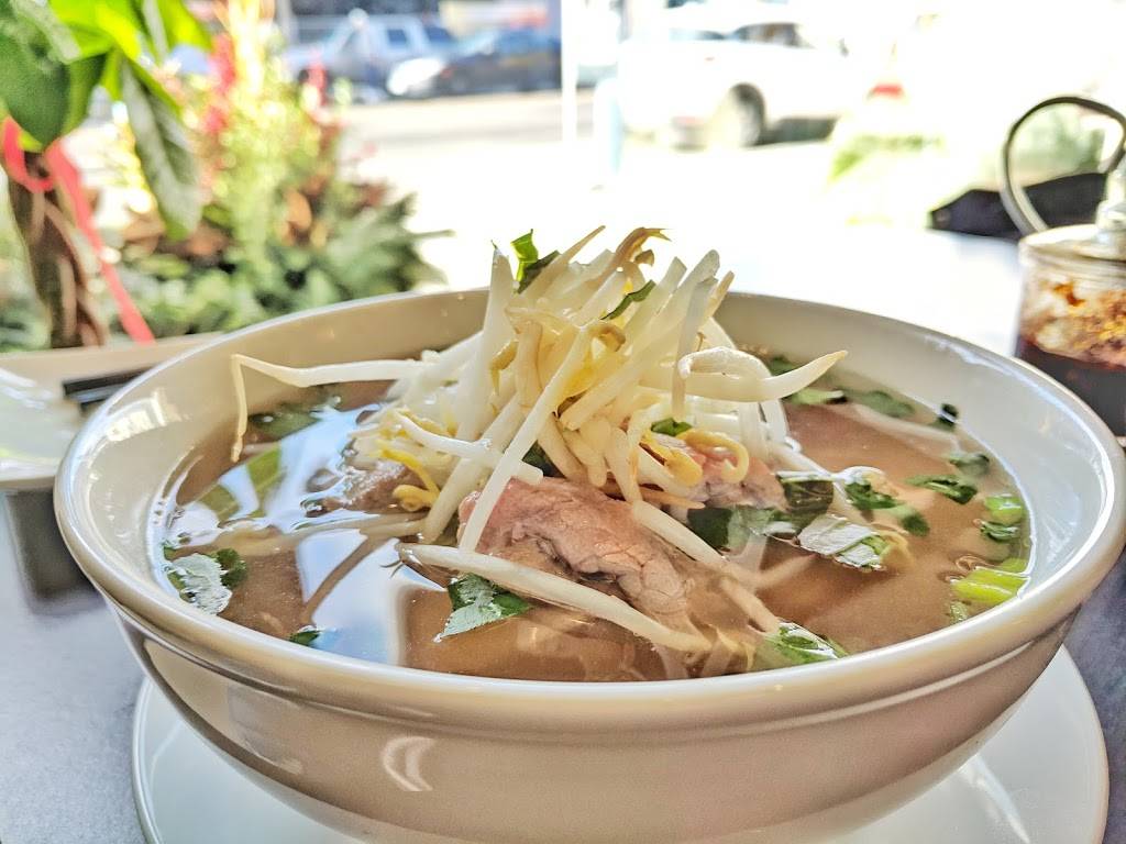 Saigon House | restaurant | 3393 Yonge St, North York, ON M4N 2M8, Canada | 4164830736 OR +1 416-483-0736