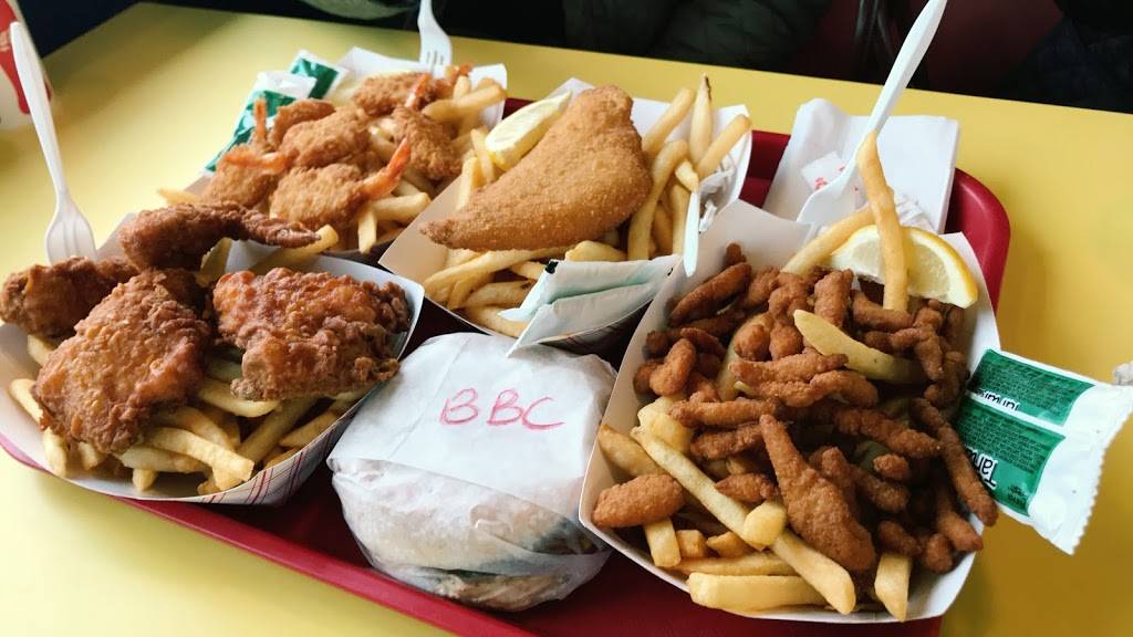 Johns Drive-In | restaurant | 677 Montauk Hwy, Montauk, NY 11954, USA | 6316685515 OR +1 631-668-5515