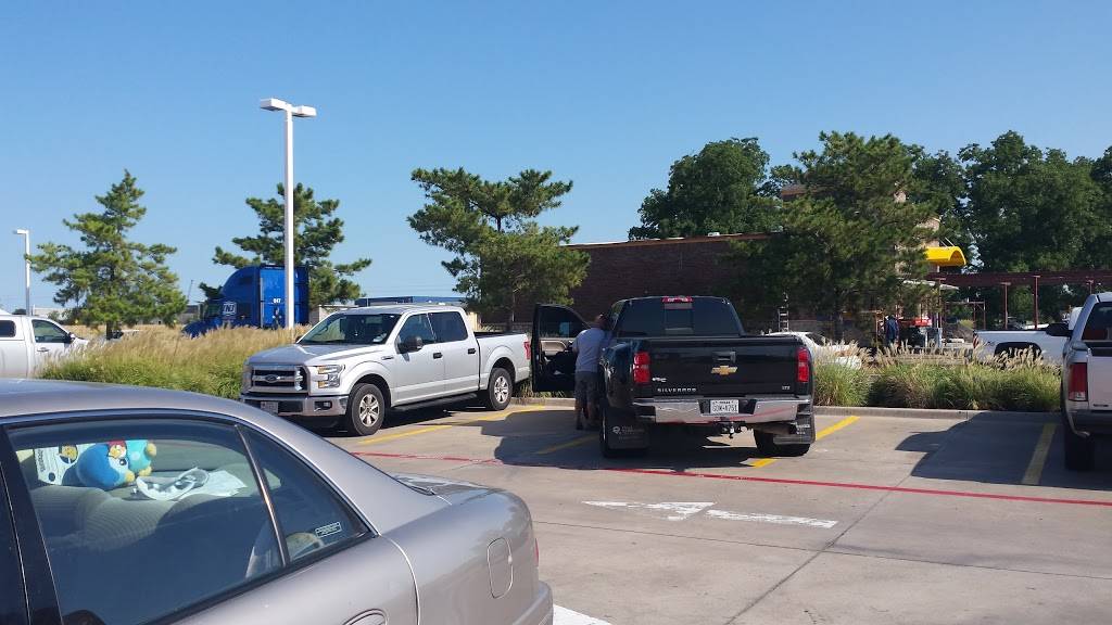 Whataburger | restaurant | 2965 N Hwy 77, Waxahachie, TX 75165, USA | 9729372844 OR +1 972-937-2844