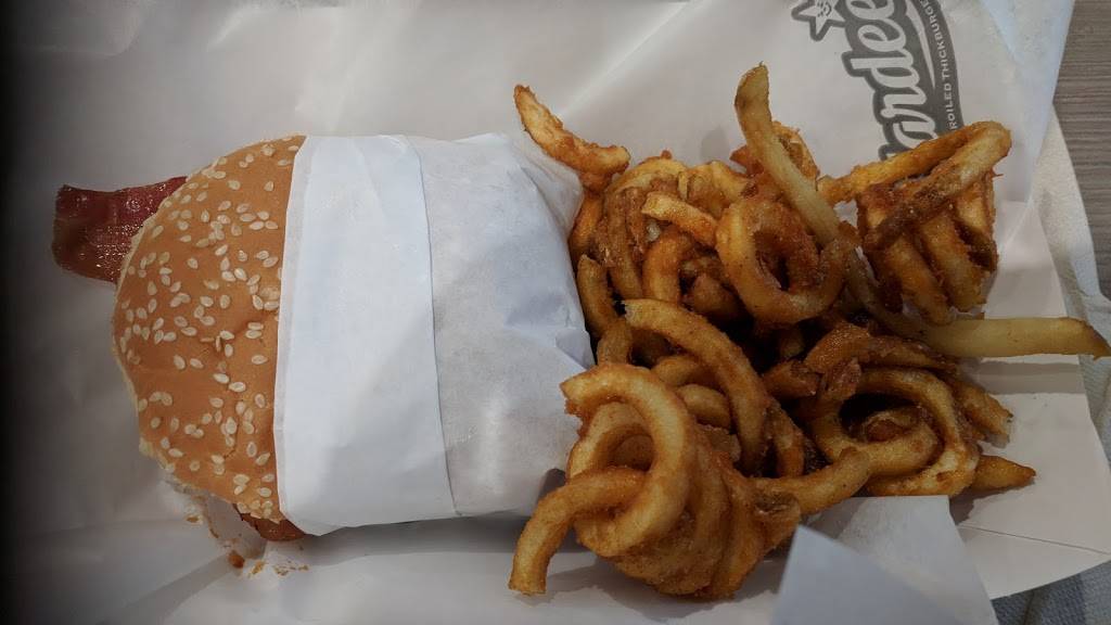 Hardees | restaurant | 2952 Gary Dr Suite 101, Plymouth, IN 46563, USA | 5749353413 OR +1 574-935-3413