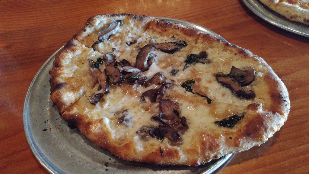 Harvest & Hearth | restaurant | 251 Co Rd 67, Saratoga Springs, NY 12866, USA | 5185871900 OR +1 518-587-1900