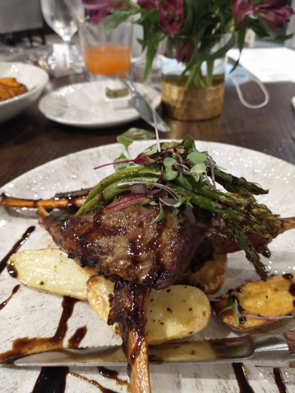 Bateau | restaurant | 301 Virginia St, Richmond, VA 23219, USA | 8046635438 OR +1 804-663-5438