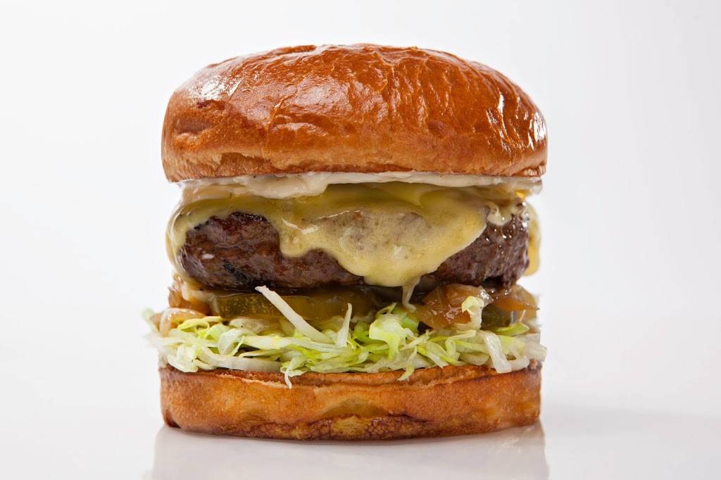 Cold Beers & Cheeseburgers | restaurant | 10767 N 116th St, Scottsdale, AZ 85259, USA | 4806142747 OR +1 480-614-2747