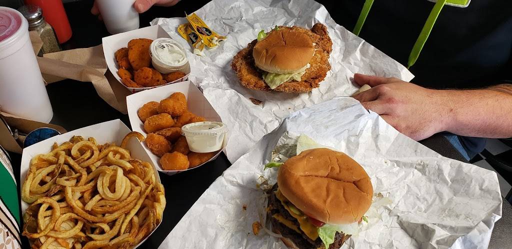 The Suzy Q | restaurant | 159 S Peculiar Dr, Peculiar, MO 64078, USA | 8167790806 OR +1 816-779-0806