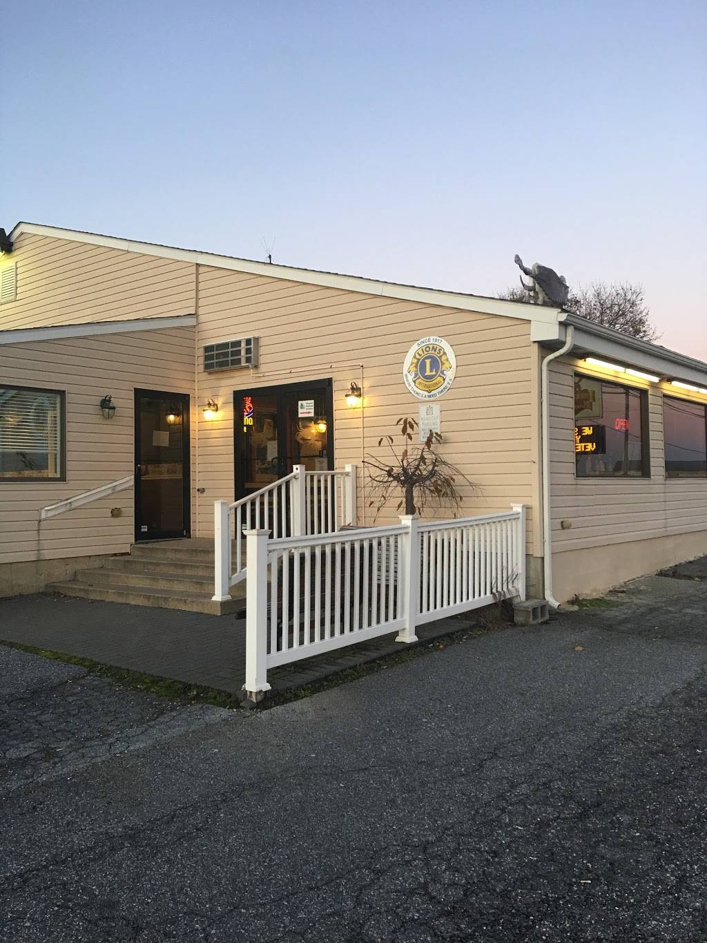 Liberty Road Seafood & Steak | restaurant | 10524 Liberty Rd, Frederick, MD 21701, USA | 3018983181 OR +1 301-898-3181