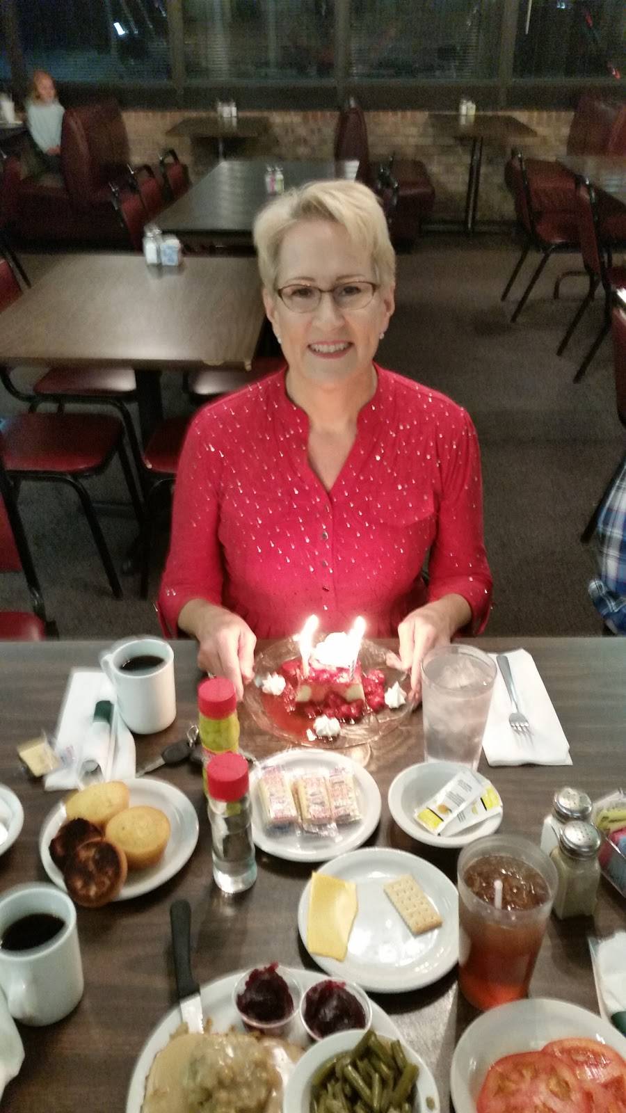 Karls Family Restaurant | restaurant | 5100 Hixson Pike, Hixson, TN 37343, USA | 4238755506 OR +1 423-875-5506