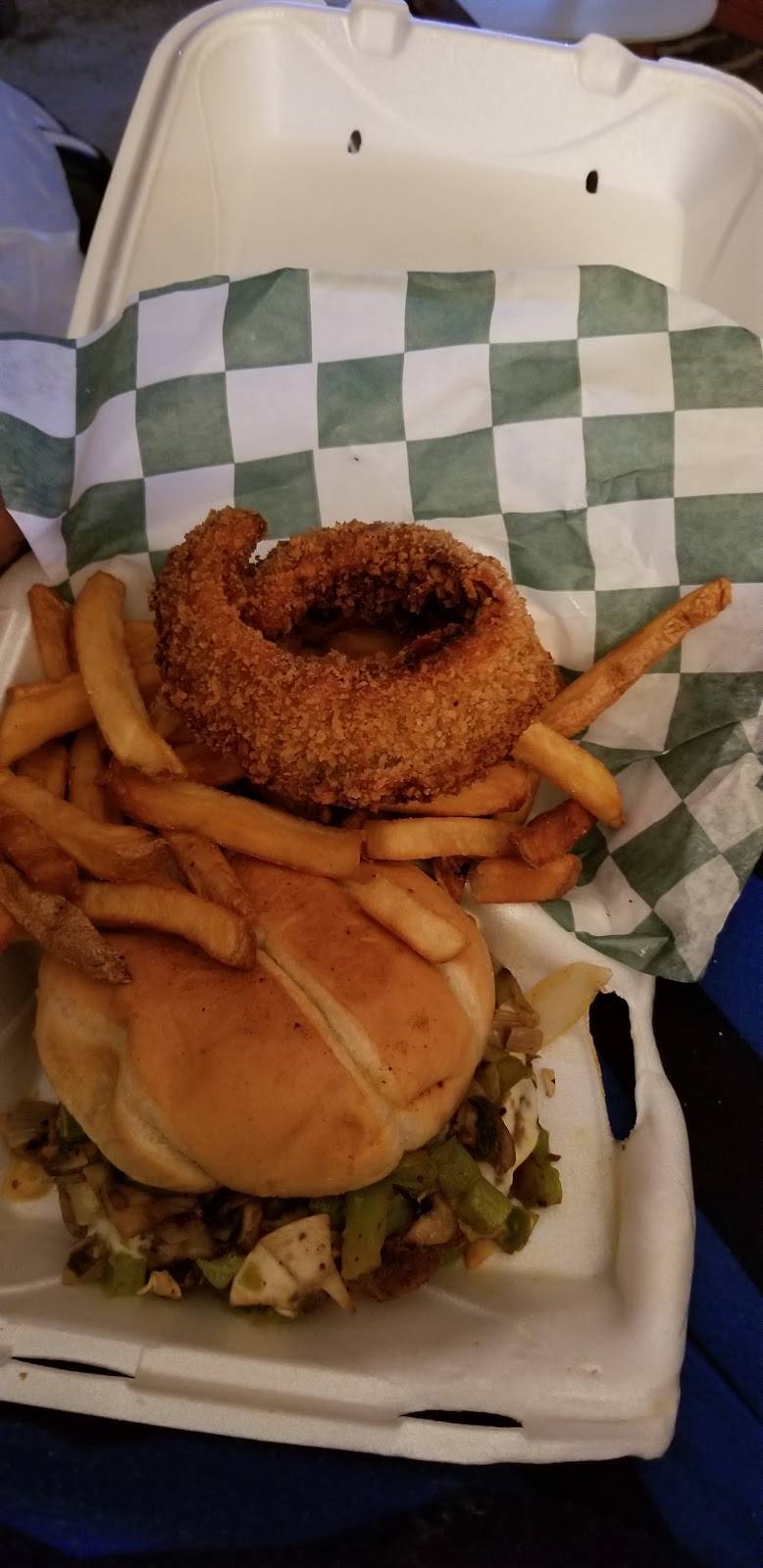 Chartroose Caboose | restaurant | 10636 Metcalf Ave, Overland Park, KS 66212, USA | 9133413631 OR +1 913-341-3631