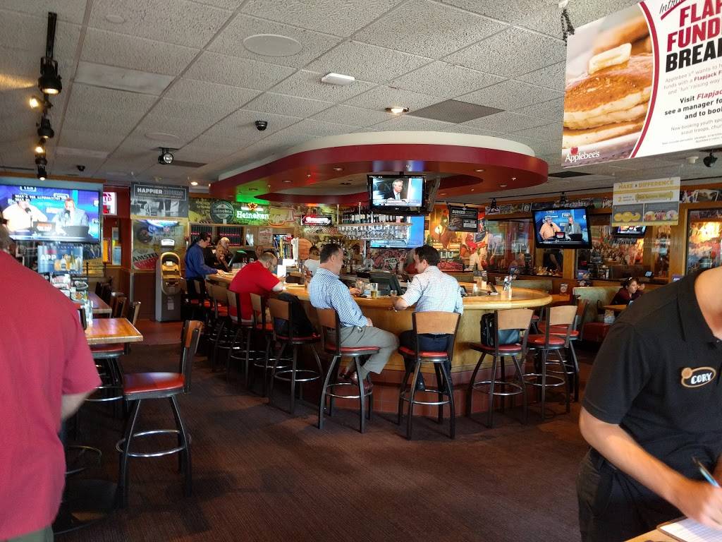 Applebees Grill + Bar | restaurant | 938 S Broadway, Hicksville, NY 11801, USA | 5169323780 OR +1 516-932-3780