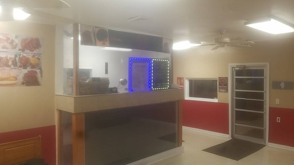 T Ts Barbecue | restaurant | 436 South Western Avenue, Peoria, IL 61605, USA | 3097506392 OR +1 309-750-6392