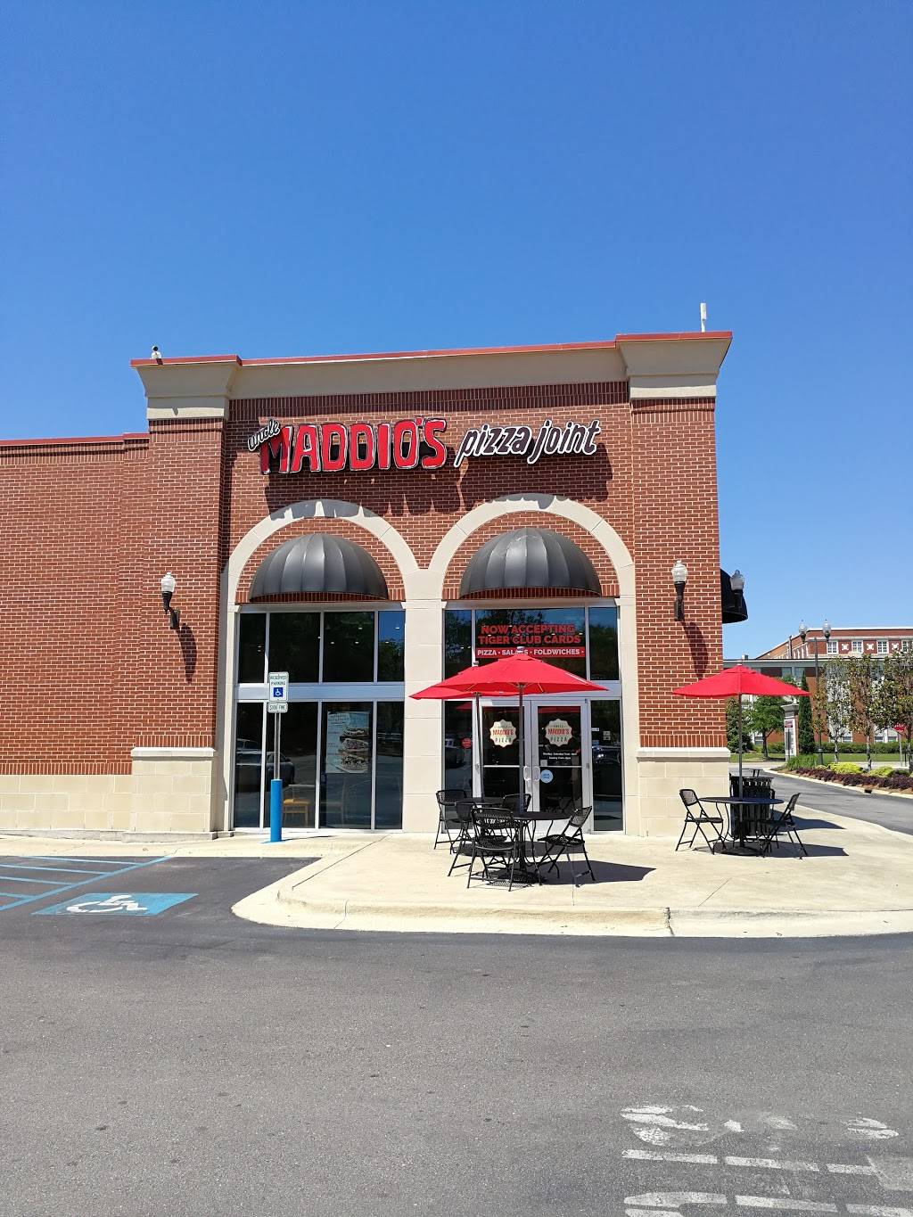 Uncle Maddios Pizza | restaurant | 339 S College St e, Auburn, AL 36830, USA | 3343297238 OR +1 334-329-7238