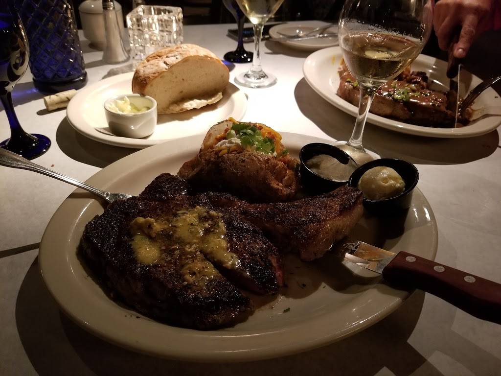 Perry and Sons Market & Grille | restaurant | 614 S Friendswood Dr, Friendswood, TX 77546, USA | 2814822842 OR +1 281-482-2842