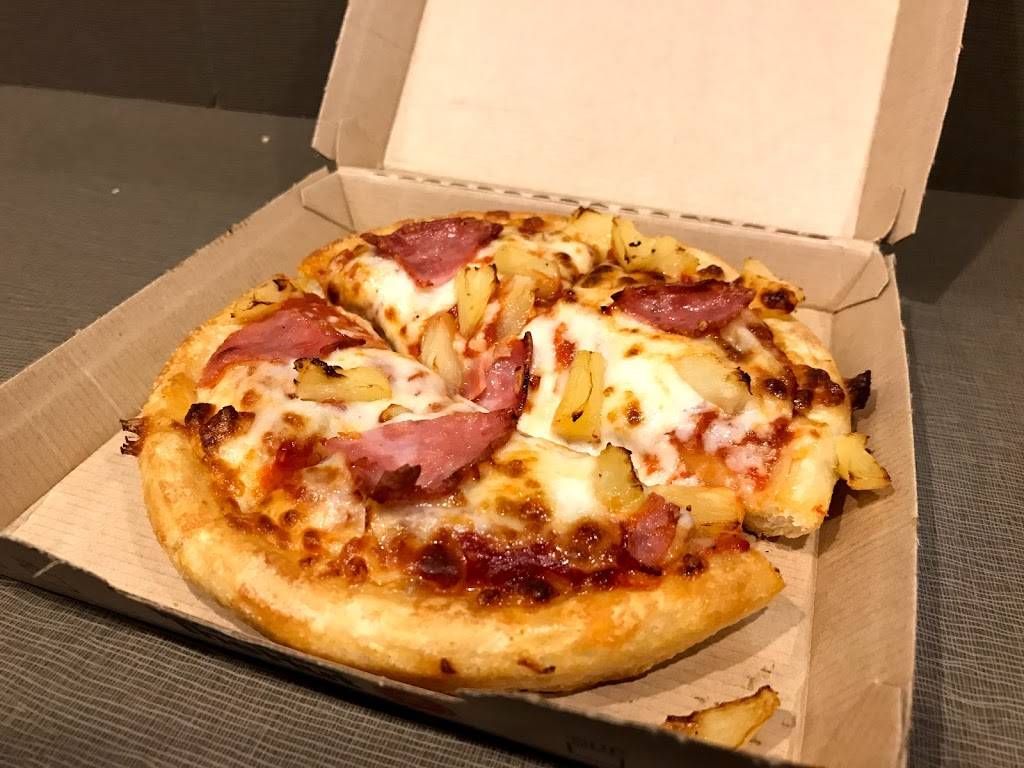 Pizza Hut | restaurant | 3555 S 27th St, Milwaukee, WI 53221, USA | 4143833633 OR +1 414-383-3633