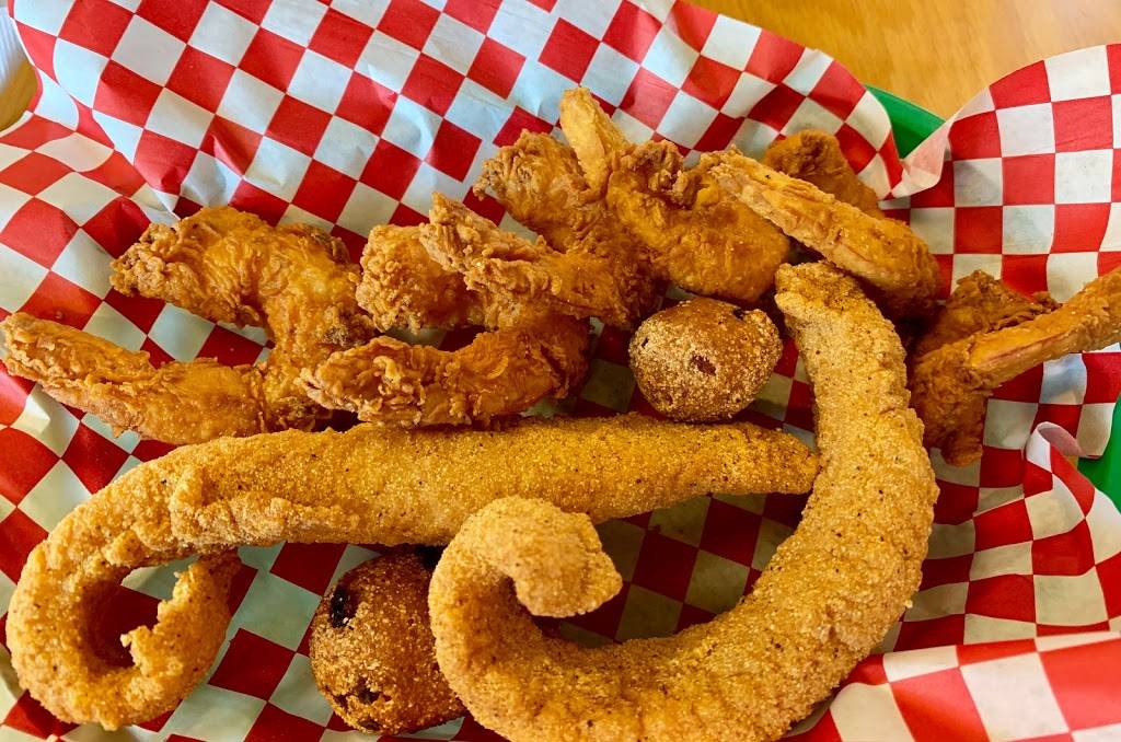 Sams Southern Eatery | restaurant | 1101 S 4th St, Chickasha, OK 73018, USA | 4054485060 OR +1 405-448-5060