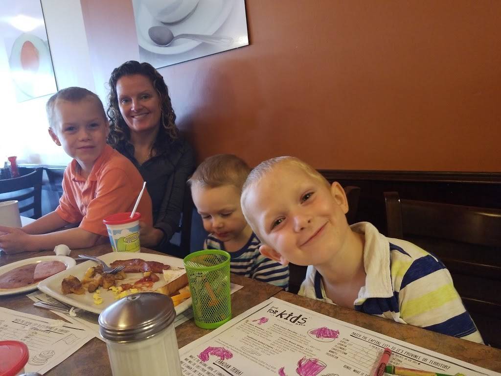 Eggsmart | restaurant | 40 Bolton St, Bobcaygeon, ON K0M 1A0, Canada | 7057310101 OR +1 705-731-0101