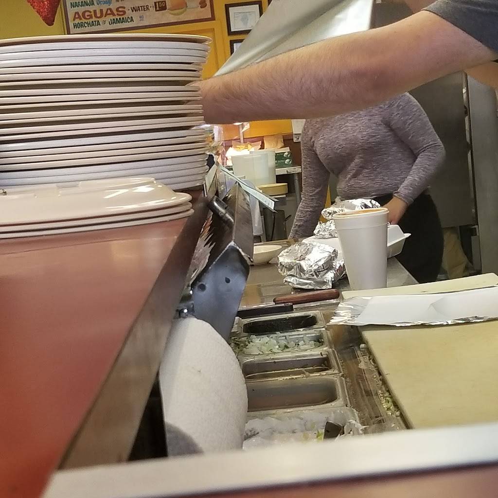 Taqueria Nuevo Jalisco | restaurant | 4011 W Armitage Ave, Chicago, IL 60639, USA | 7734860396 OR +1 773-486-0396