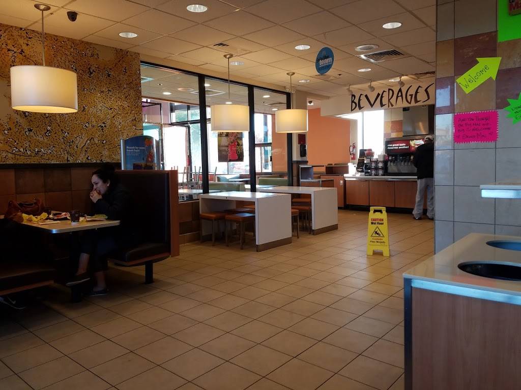 McDonalds | cafe | 825 W Warner Rd, Gilbert, AZ 85233, USA | 4809265449 OR +1 480-926-5449