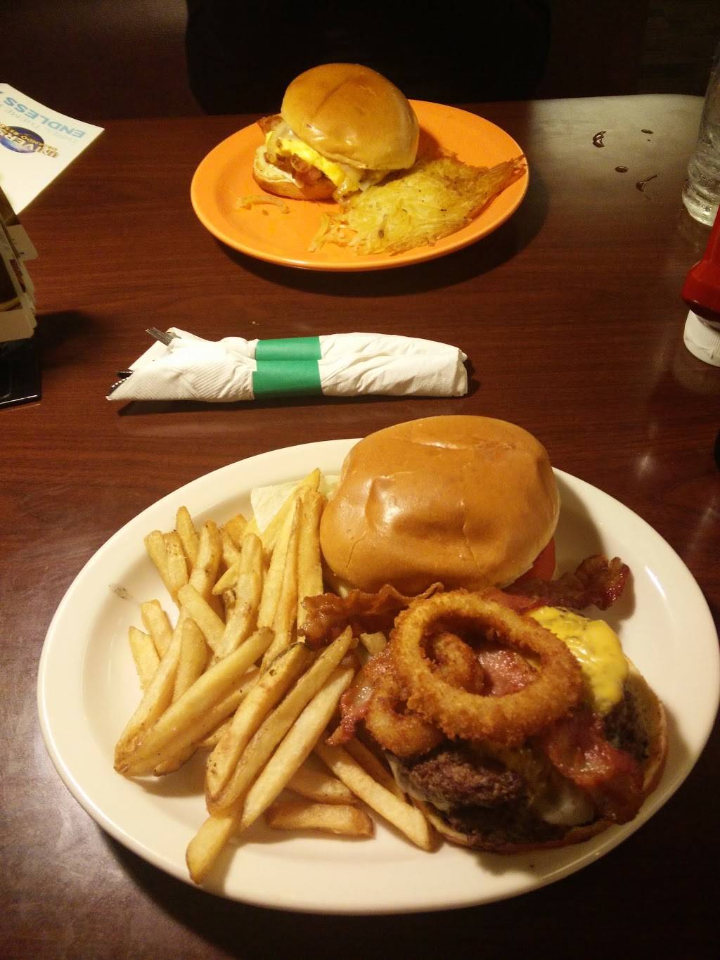 Village Inn | bakery | 6275 Westwood Blvd, Orlando, FL 32821, USA | 4073521997 OR +1 407-352-1997