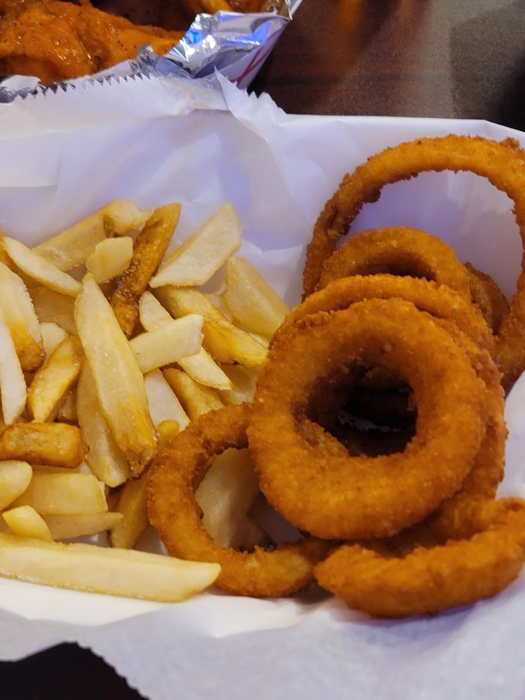 Lucky chicken and seafood | restaurant | 8112 W 143rd St, Orland Park, IL 60462, USA | 7082703526 OR +1 708-270-3526