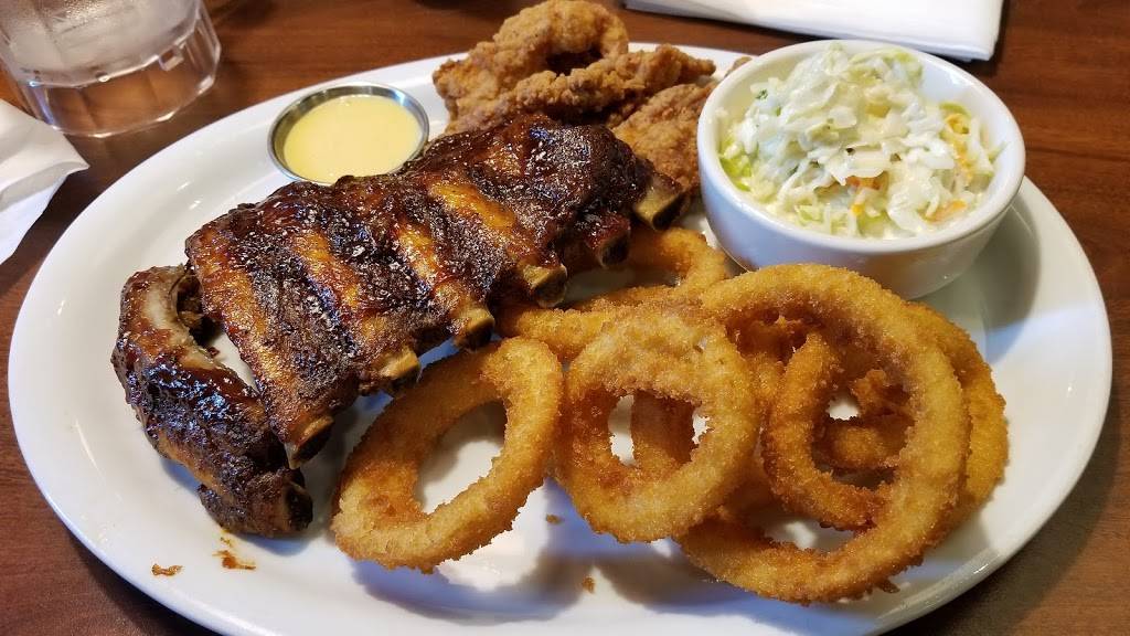 Ruby Tuesday | restaurant | 1226 Old Country Rd, Westbury, NY 11590, USA | 5162285176 OR +1 516-228-5176