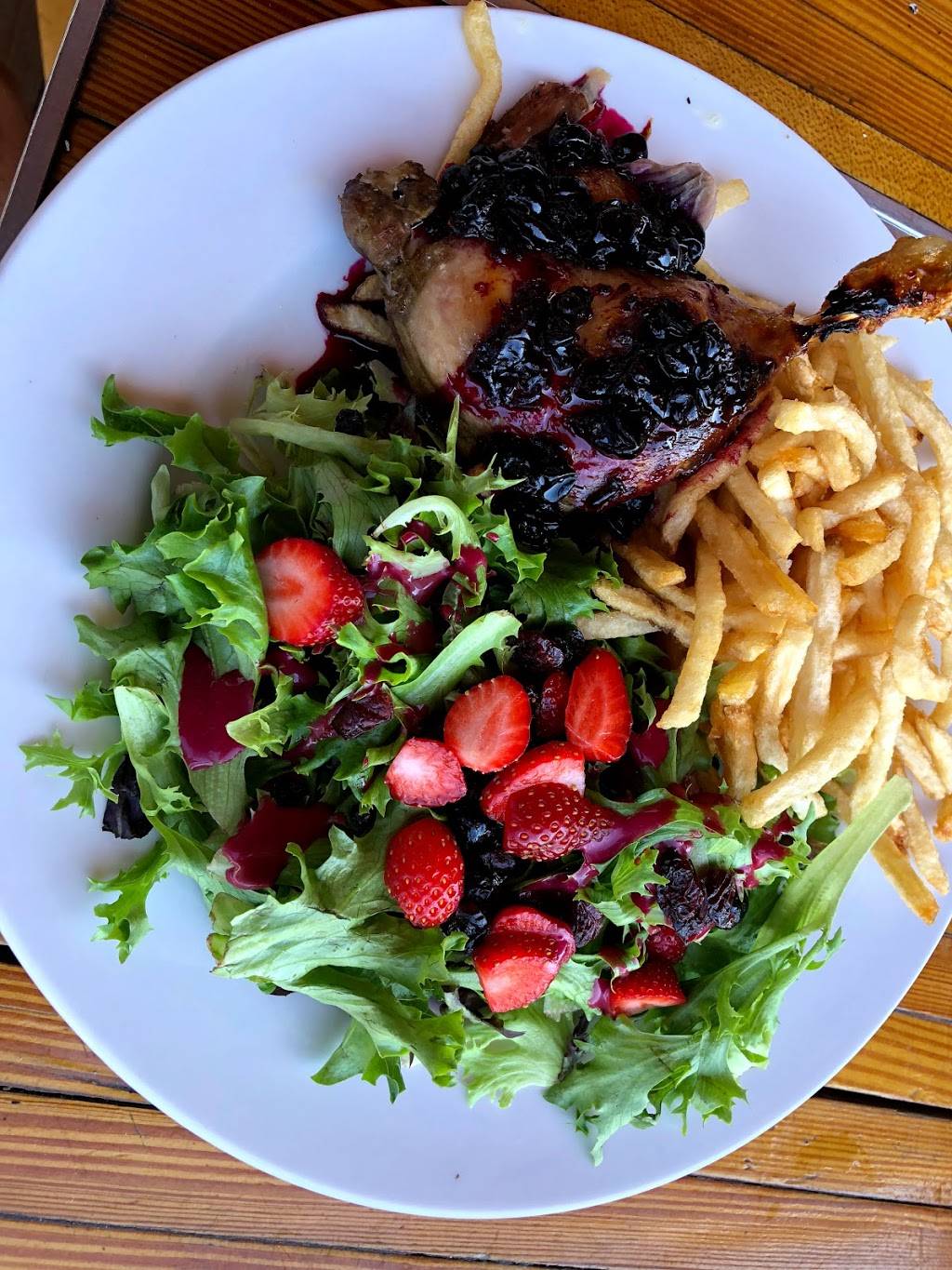 La Monnaguette | restaurant | 1225 Chemin Royal, Saint-Pierre, QC G0A 4E0, Canada | 4188282525 OR +1 418-828-2525