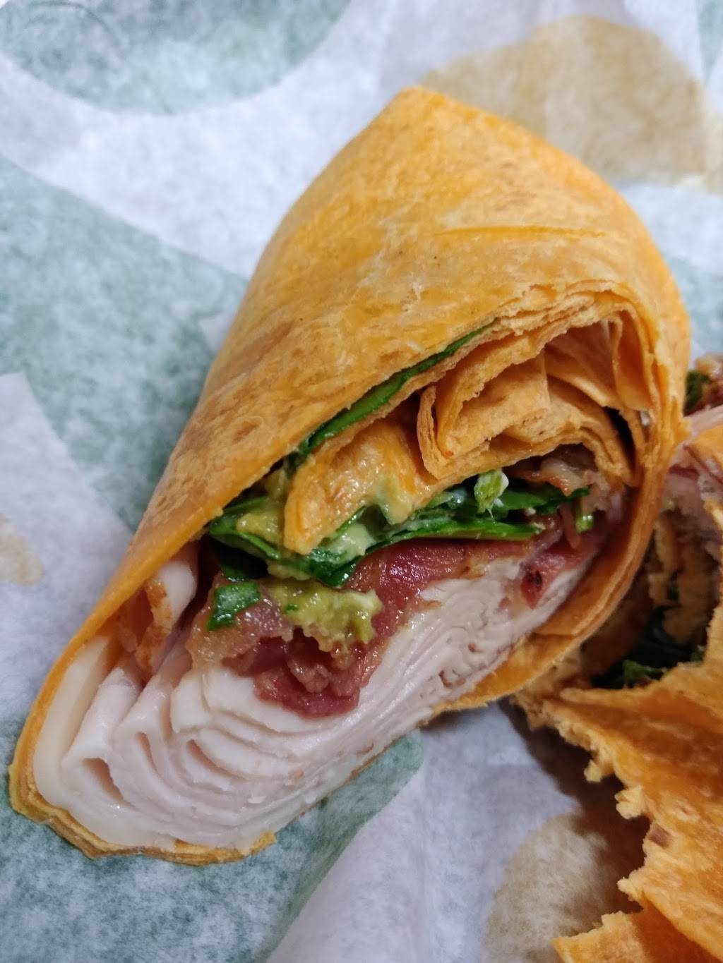 Subway Restaurant Inside Walmart | restaurant | 7239 SW Loop 410, San Antonio, TX 78242, USA | 2106233171 OR +1 210-623-3171