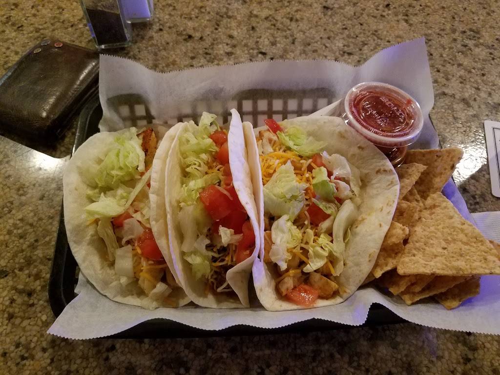 Quench Bar & Grill | restaurant | 8414 Market St, Youngstown, OH 44512, USA | 3309533313 OR +1 330-953-3313