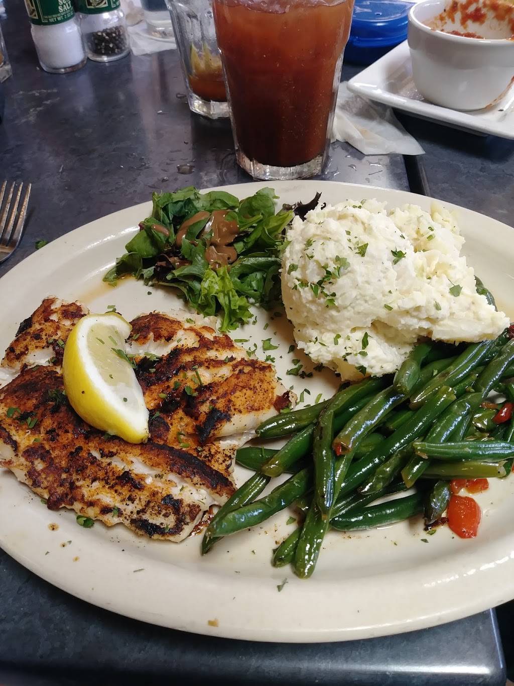 Ozona Blue Grilling Company | restaurant | 125 Orange St, Palm Harbor, FL 34683, USA | 7277894540 OR +1 727-789-4540