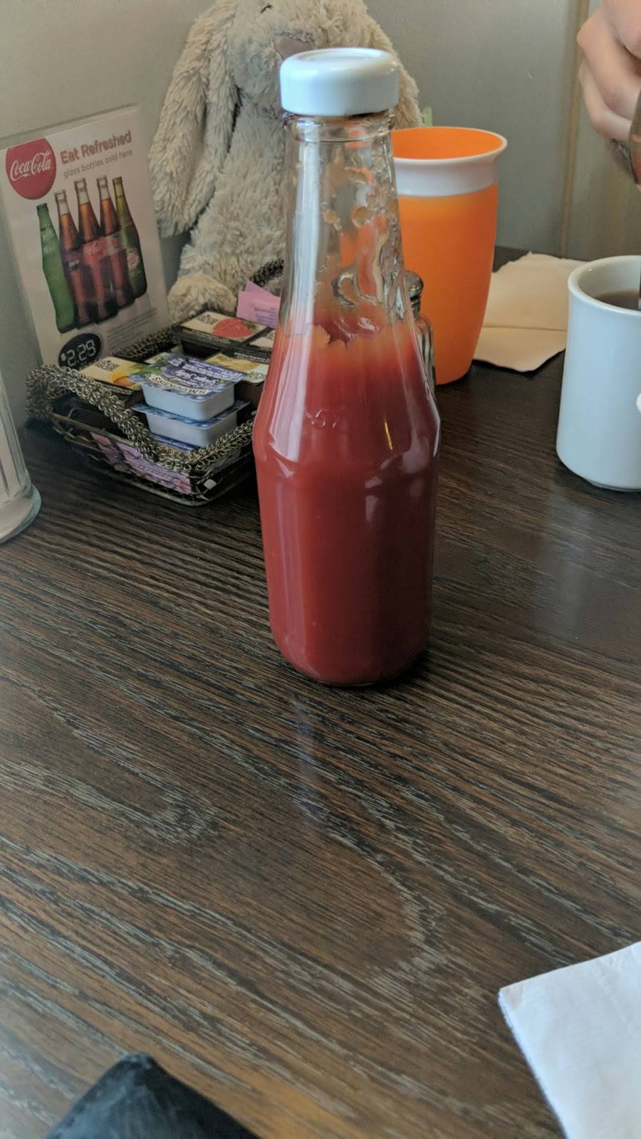 Shakers Family Restaurant | restaurant | 63 Albert St E, Plattsville, ON N0J 1S0, Canada | 5196846813 OR +1 519-684-6813